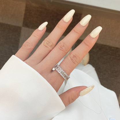 [ELAN LUXE]0.75 Carat Elegant Emerald Cut Tennis Ring