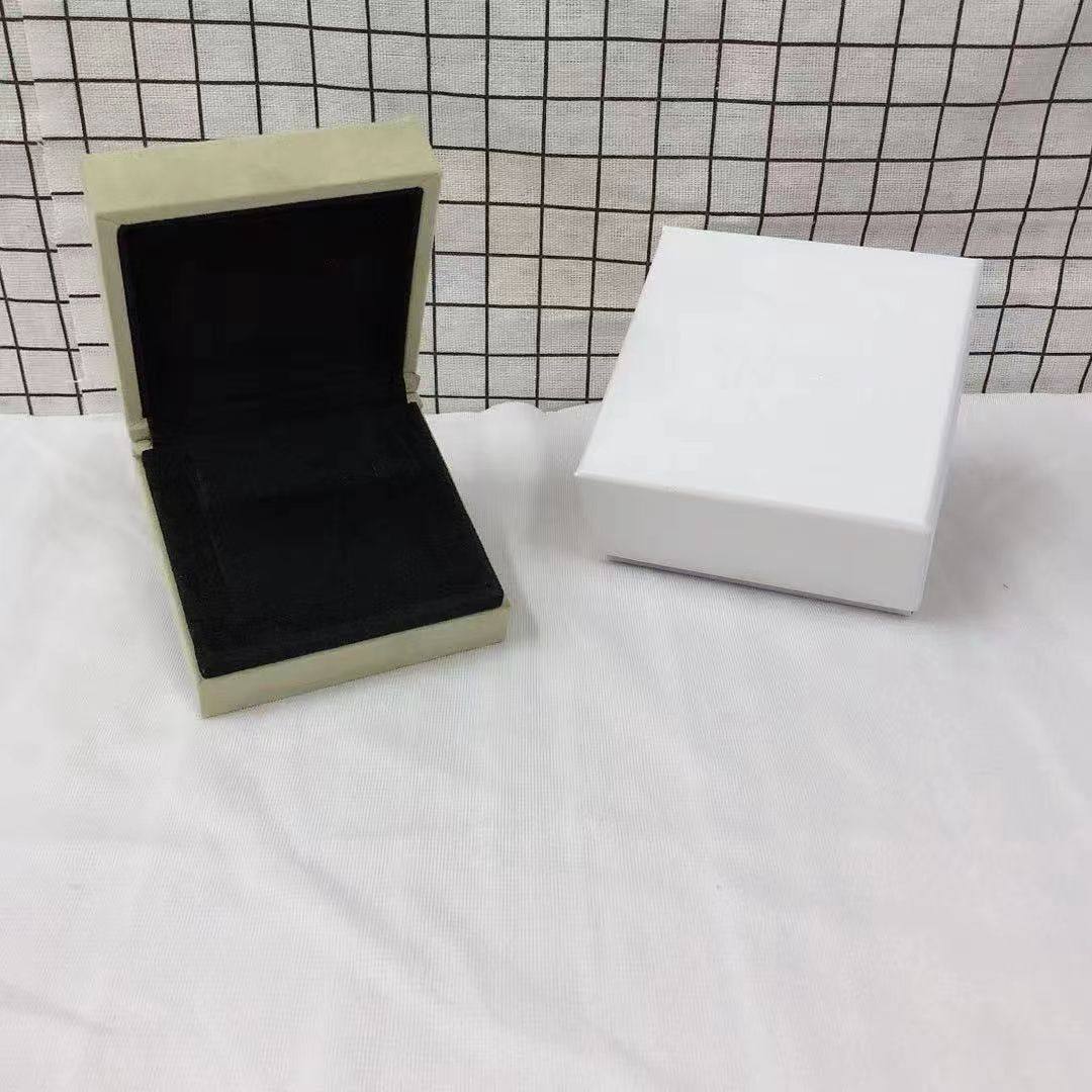 [ELAN LUXE] VA CLOVER BOX GIFT BAG
