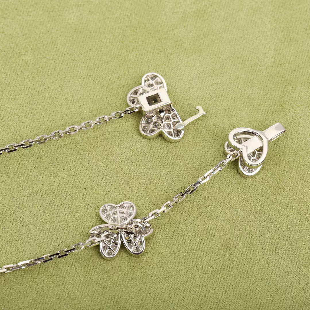 [ELAN LUXE]FRIVOLE SILVER 9 FLOWERS NECKLACE