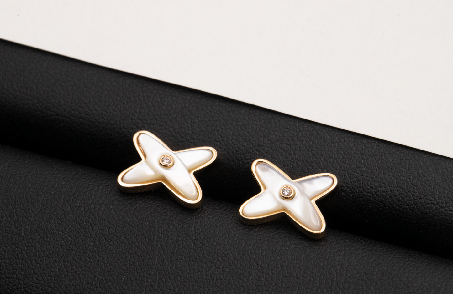 [ELAN LUXE]JEUX DE WHITE MOP PINK GOLD DIAMOND EARRINGS