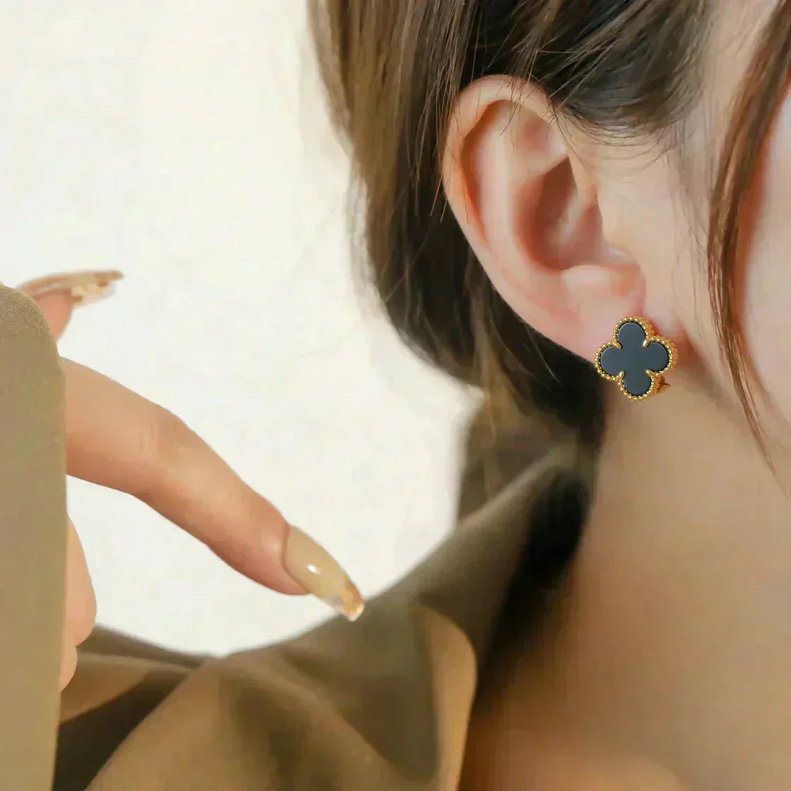 [ELAN LUXE]CLOVER MEDIUM 1 MOTIFS  ONYX STUD EARRINGS