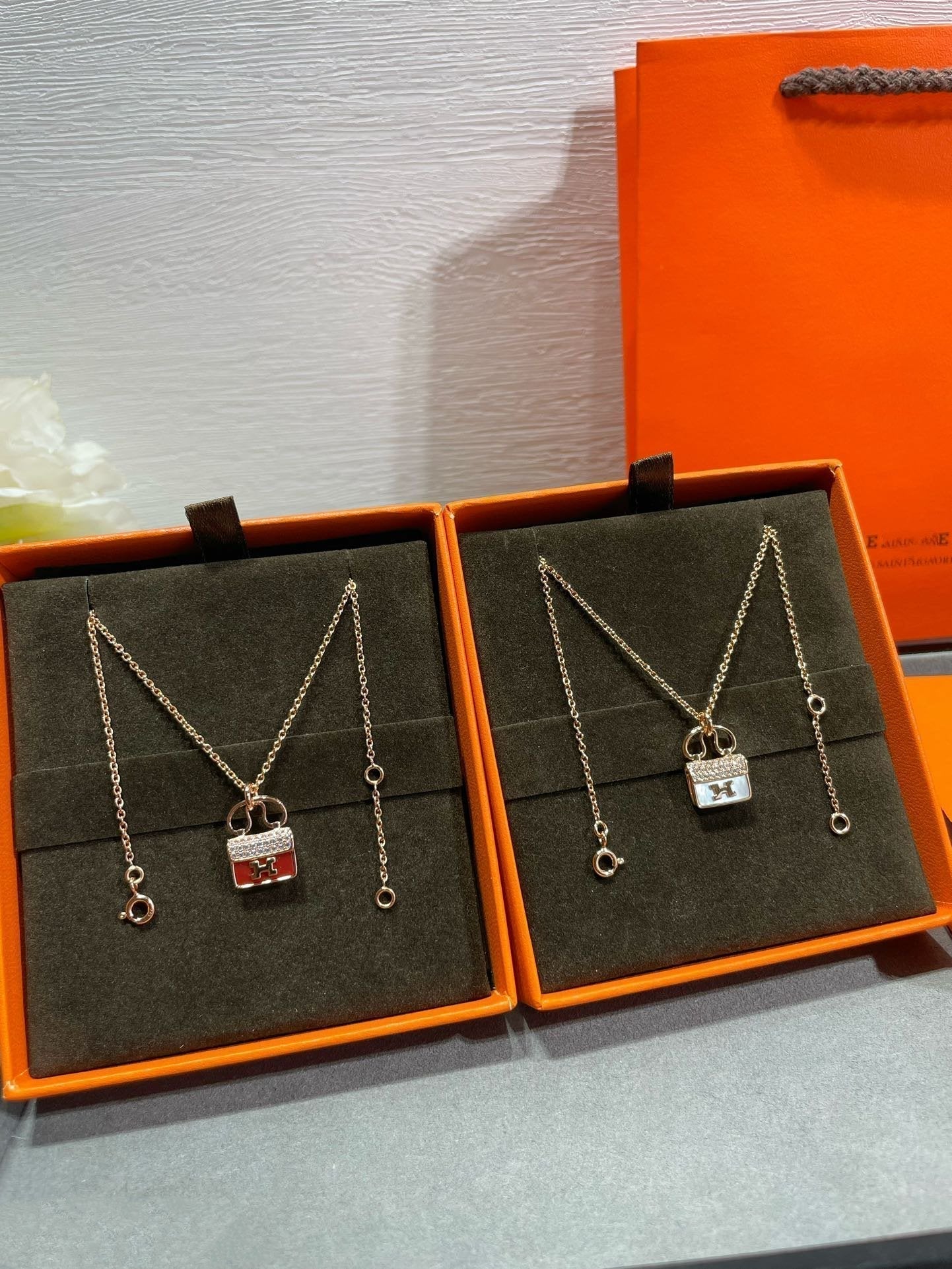 [ELAN LUXE]H CIRCE MOISSANITE PENDANT NECKLACE GOLD