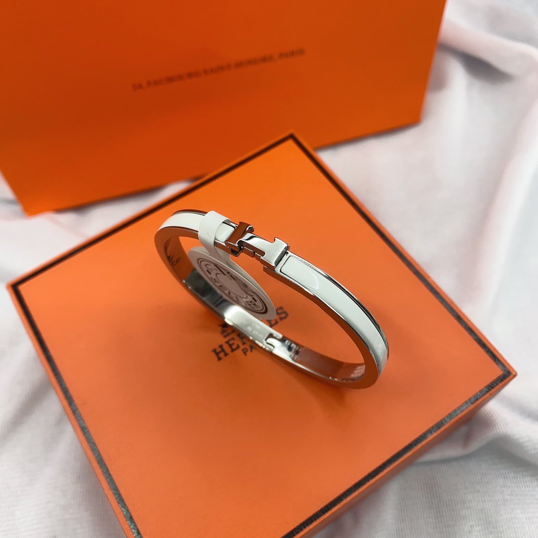 [ELAN LUXE]CLASSIC HM CLIC WHITE 8MM ENAMEL BRACELET