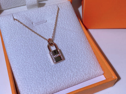 [ELAN LUXE]HM ADVANCED NICHE LOCK HEAD NECKLACE DIAMONDS