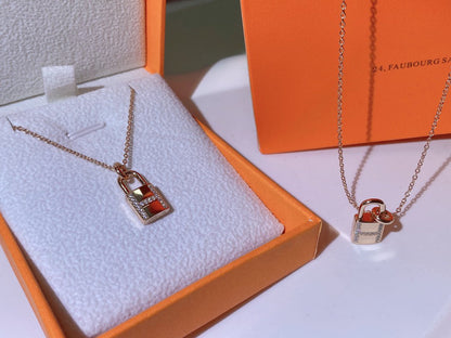 [ELAN LUXE]HM ADVANCED NICHE LOCK HEAD NECKLACE DIAMONDS