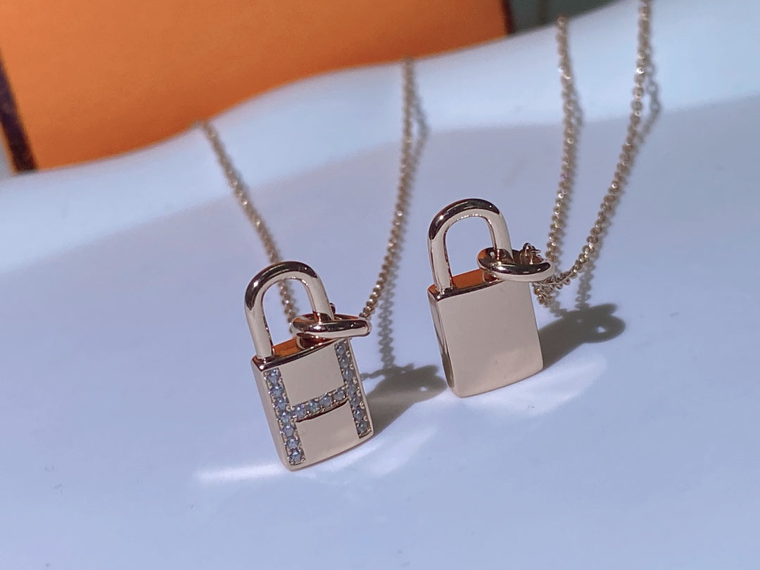 [ELAN LUXE]HM ADVANCED NICHE LOCK HEAD NECKLACE DIAMONDS