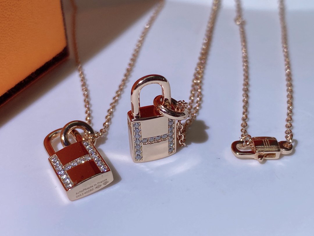 [ELAN LUXE]HM ADVANCED NICHE LOCK HEAD NECKLACE DIAMONDS