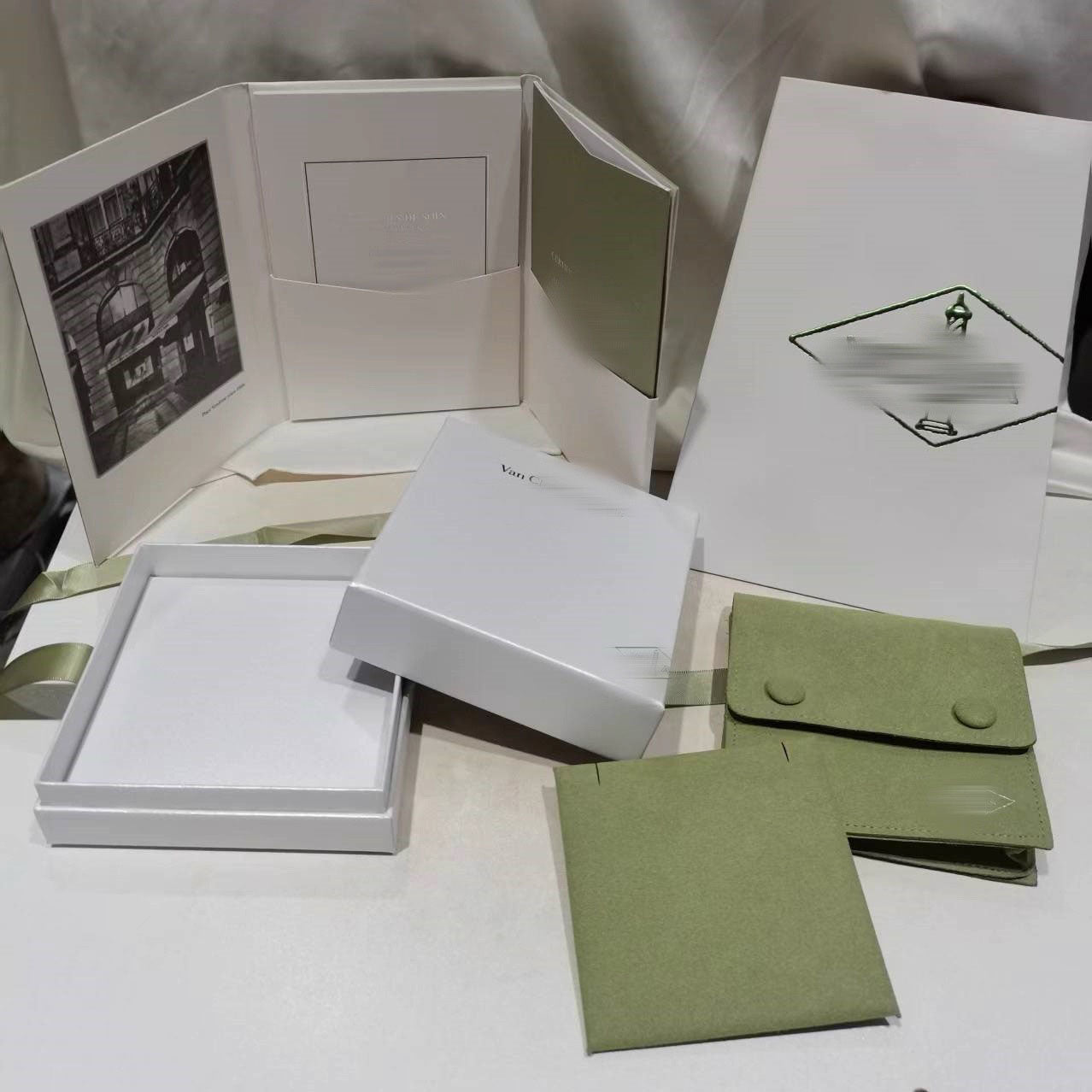 [ELAN LUXE] VA CLOVER BOX GIFT BAG