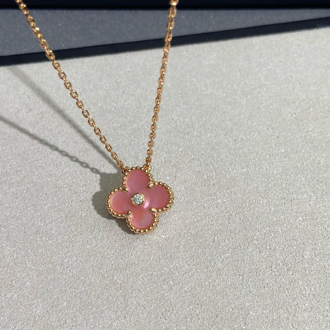 [ELAN LUXE]CLOVER 15MM DIAMOND PINK MOP NECKLACE