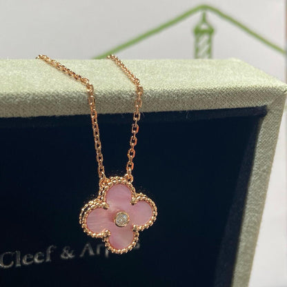 [ELAN LUXE]CLOVER 15MM DIAMOND PINK MOP NECKLACE