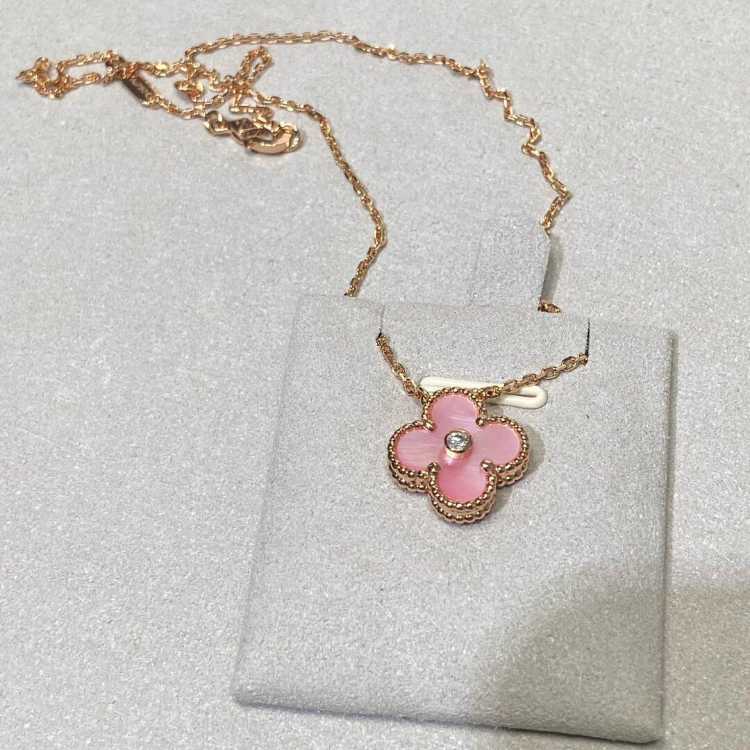 [ELAN LUXE]CLOVER 15MM DIAMOND PINK MOP NECKLACE
