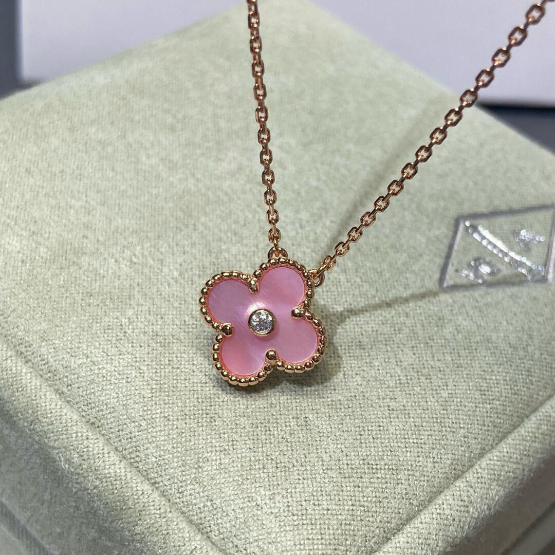 [ELAN LUXE]CLOVER 15MM DIAMOND PINK MOP NECKLACE