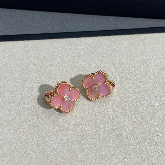 [ELAN LUXE]CLOVER MEDIUM 1 DIAMOND PINK EARRINGS