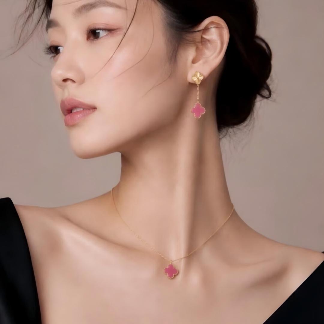[ELAN LUXE] CLOVER 1 MOTIFS PINK ENAMEL NECKLACE