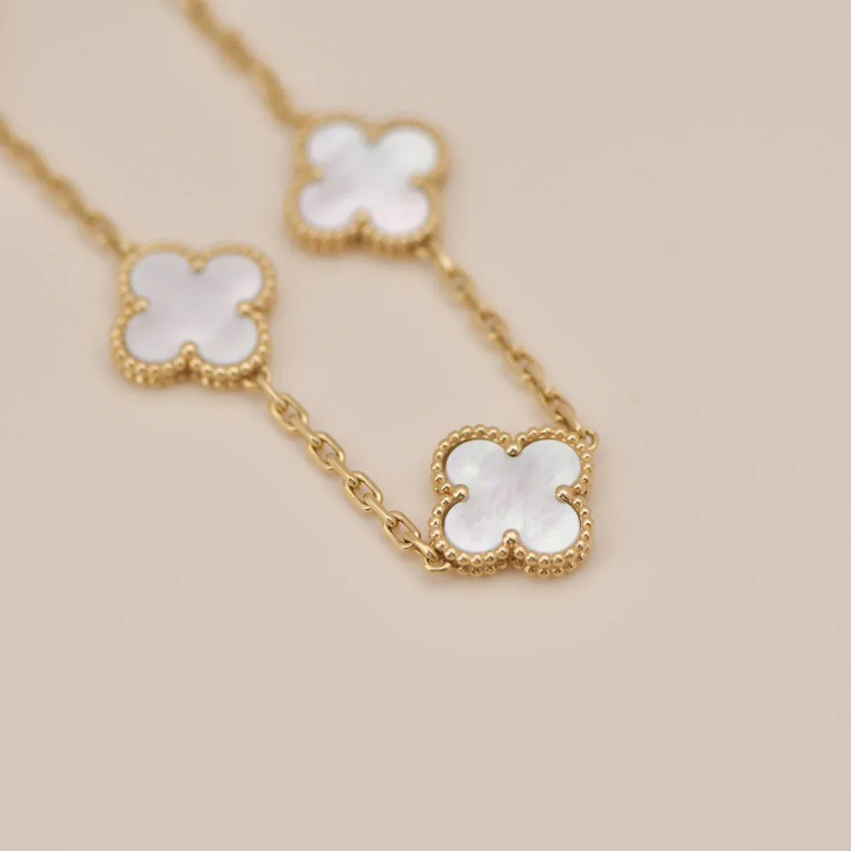 [ELAN LUXE]CLOVER WHITE PEARL MOP 5 MOTIF BRACELET COLLECTION