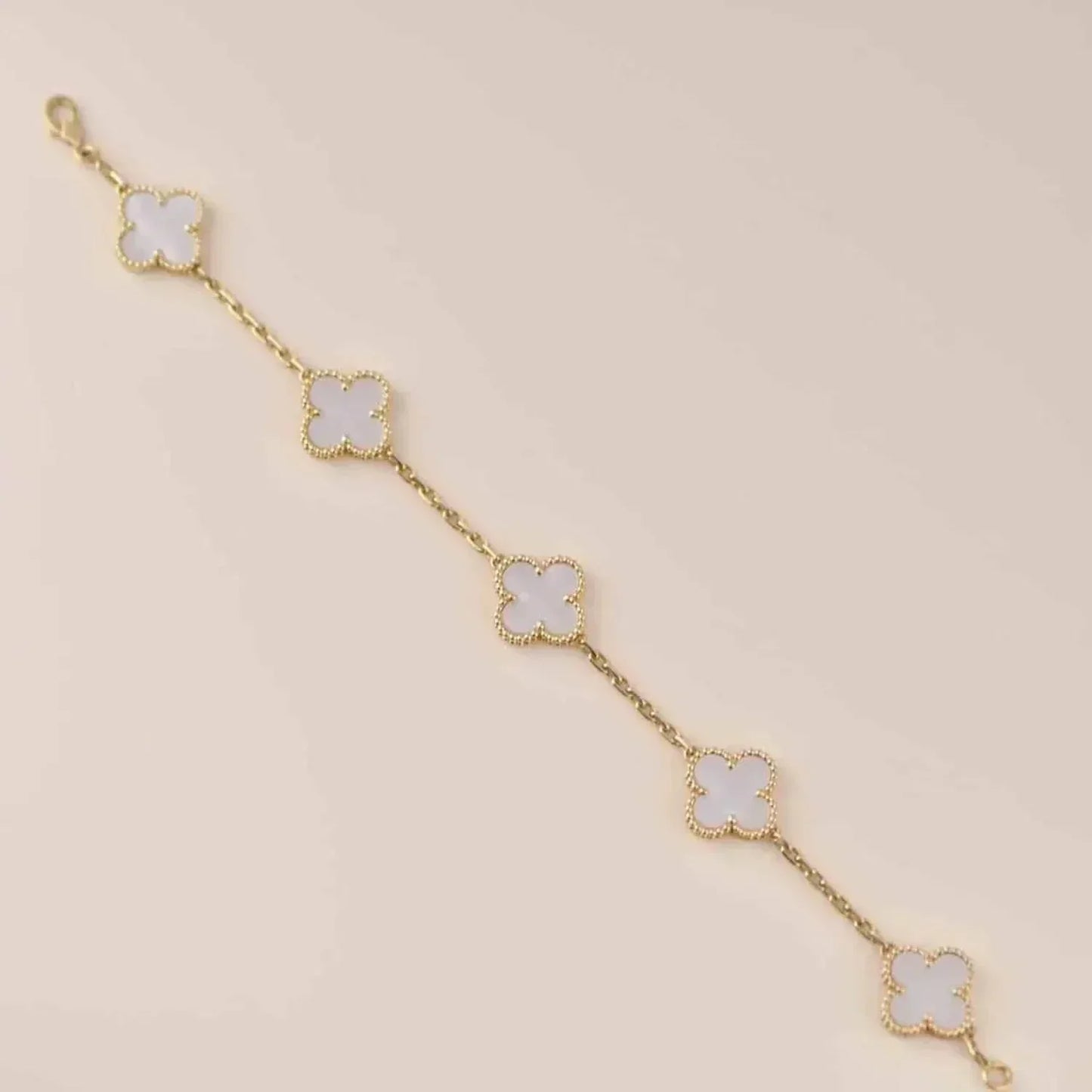 [ELAN LUXE]CLOVER  5 MOTIF WHITE MOP BRACELET