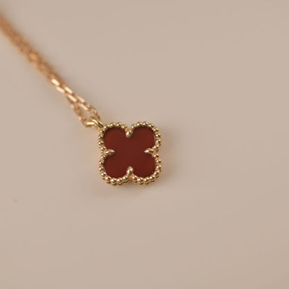 [ELAN LUXE]CLOVER MINI 9.5MM WHITE CARNELIANS NECKLACE