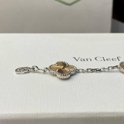 [ELAN LUXE]CLOVER  5 MOTIFS  CHRISTMAS LIMITED EDITION BRACELET