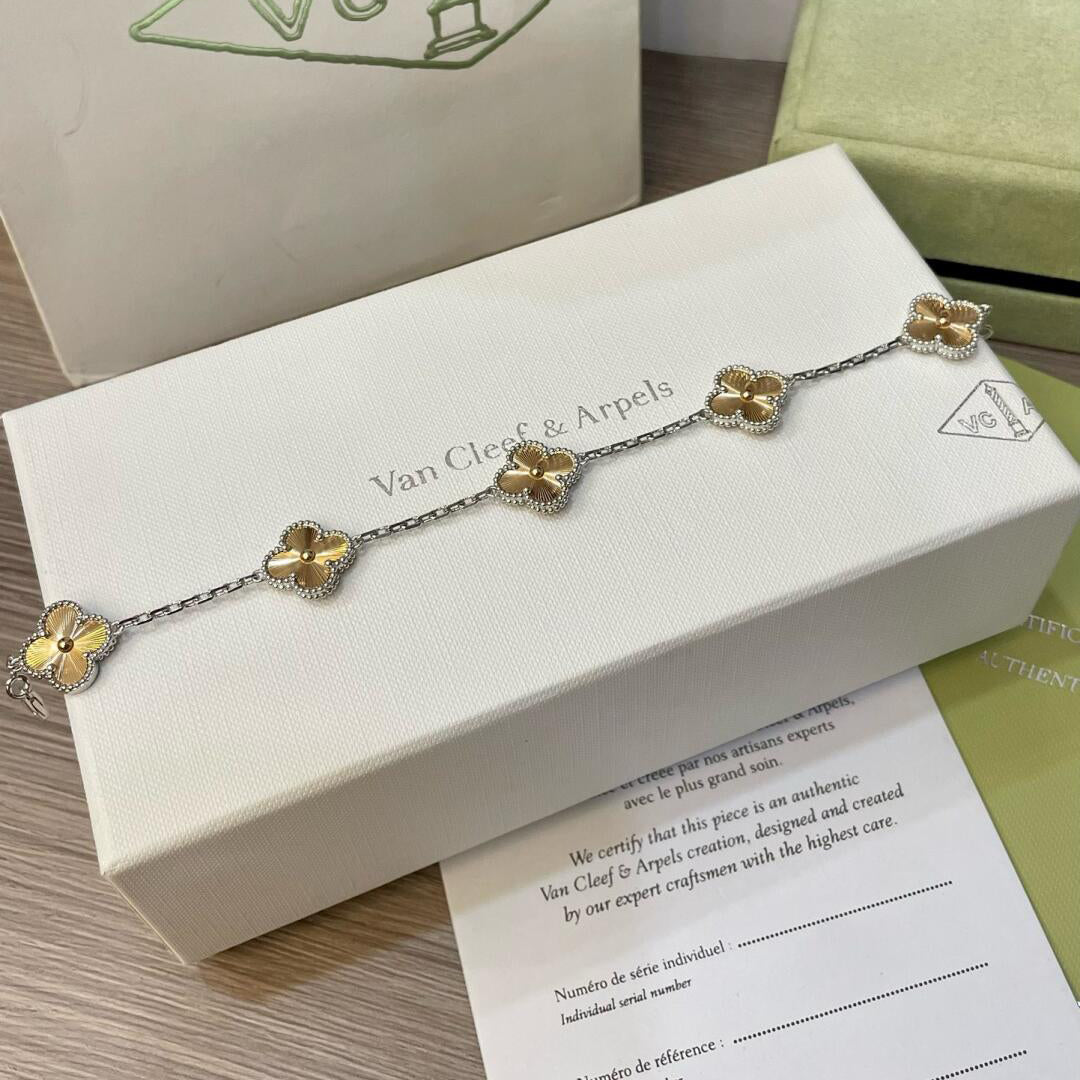 [ELAN LUXE]CLOVER  5 MOTIFS  CHRISTMAS LIMITED EDITION BRACELET