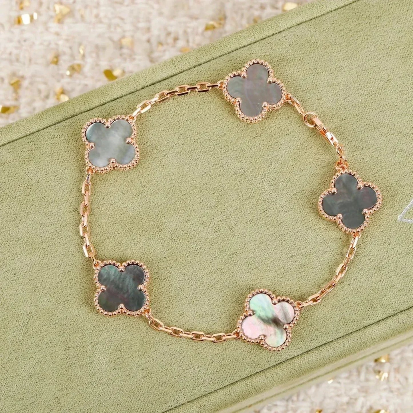 [ELAN LUXE]CLOVER 5 MOTIF GRAY MOP  BRACELET