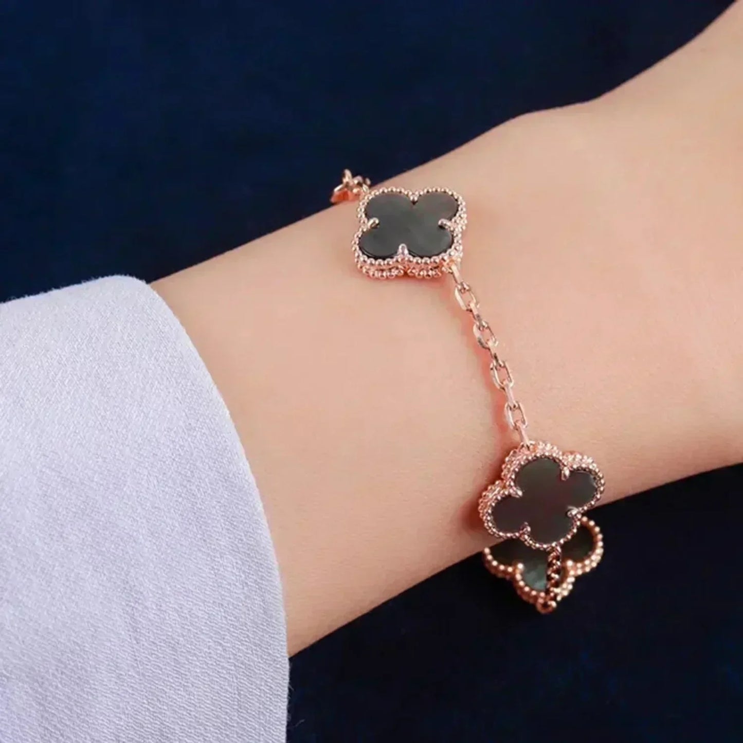 [ELAN LUXE]CLOVER 5 MOTIF GRAY MOP  BRACELET