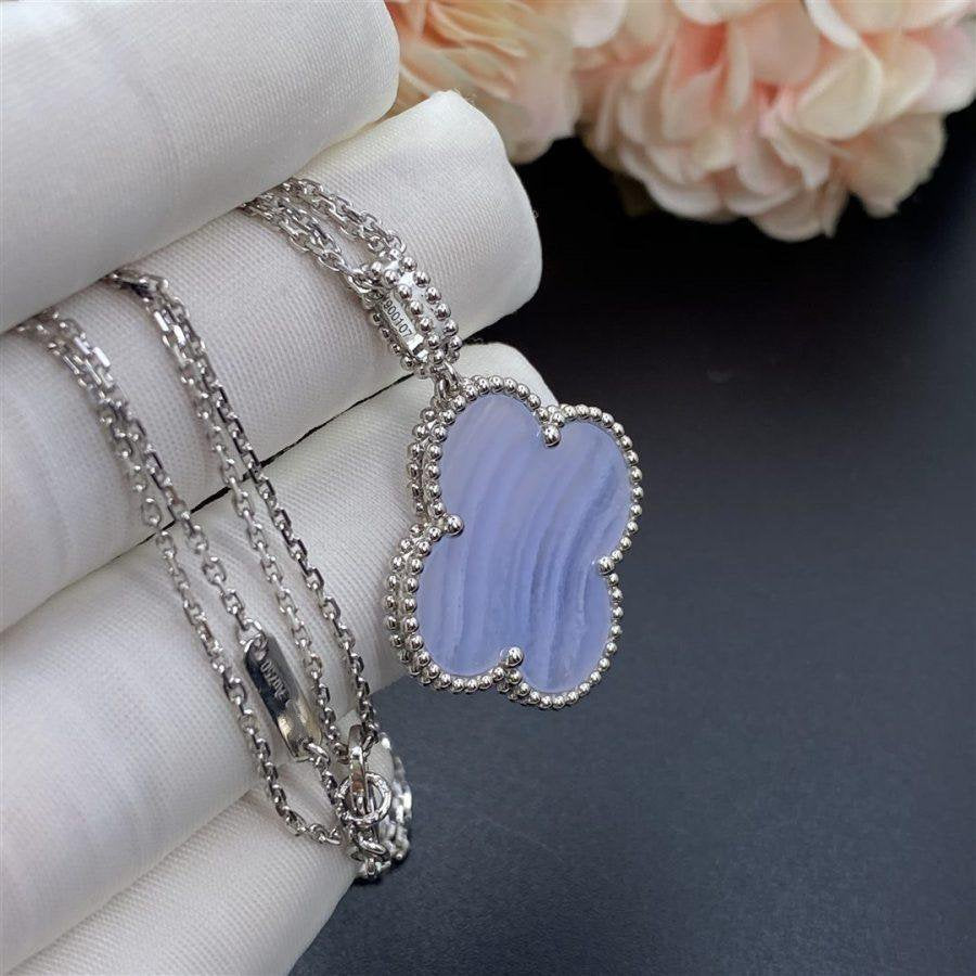 [ELAN LUXE]CLOVER SILVER CHALCEDONY BIG CLOVER NECKLACE