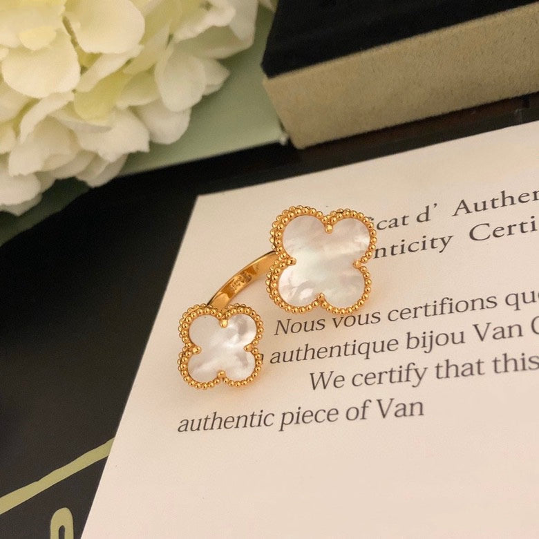 [ELAN LUXE]CLOVER BETWEEN THE FINGER RING