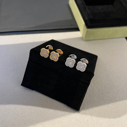 [ELAN LUXE]CLOVER MINI DIAMOND STUD EARRINGS