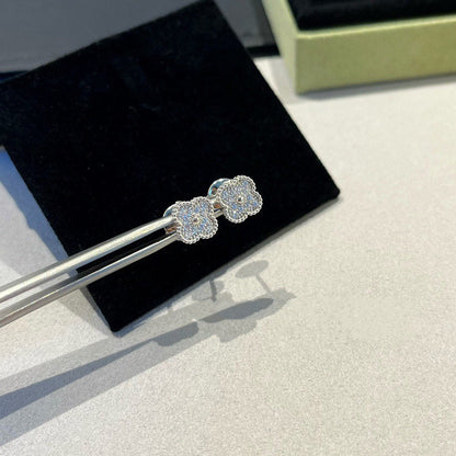 [ELAN LUXE]CLOVER MINI DIAMOND STUD EARRINGS