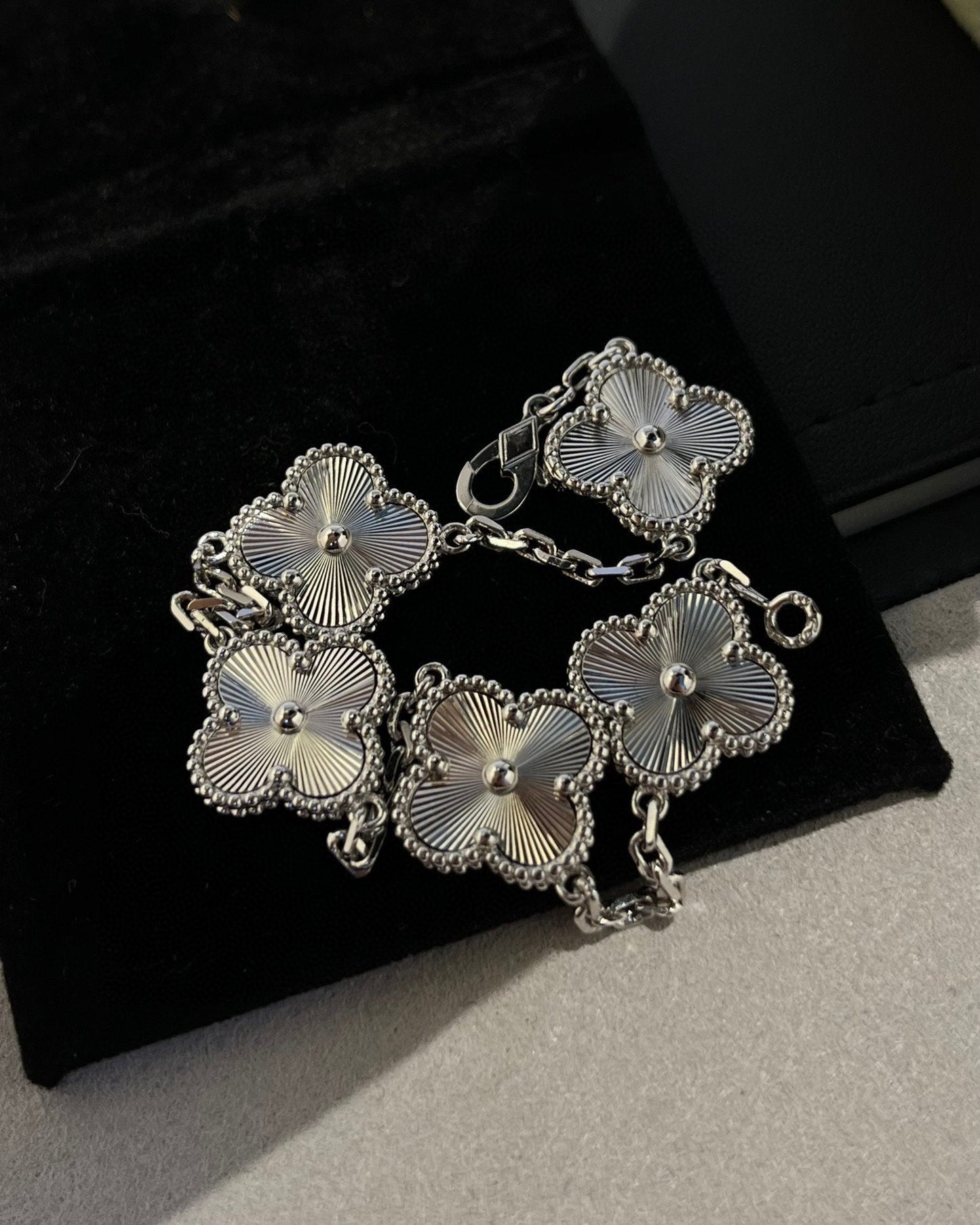 [ELAN LUXE]CLOVER SILVER 5 MOTIFS BRACELET