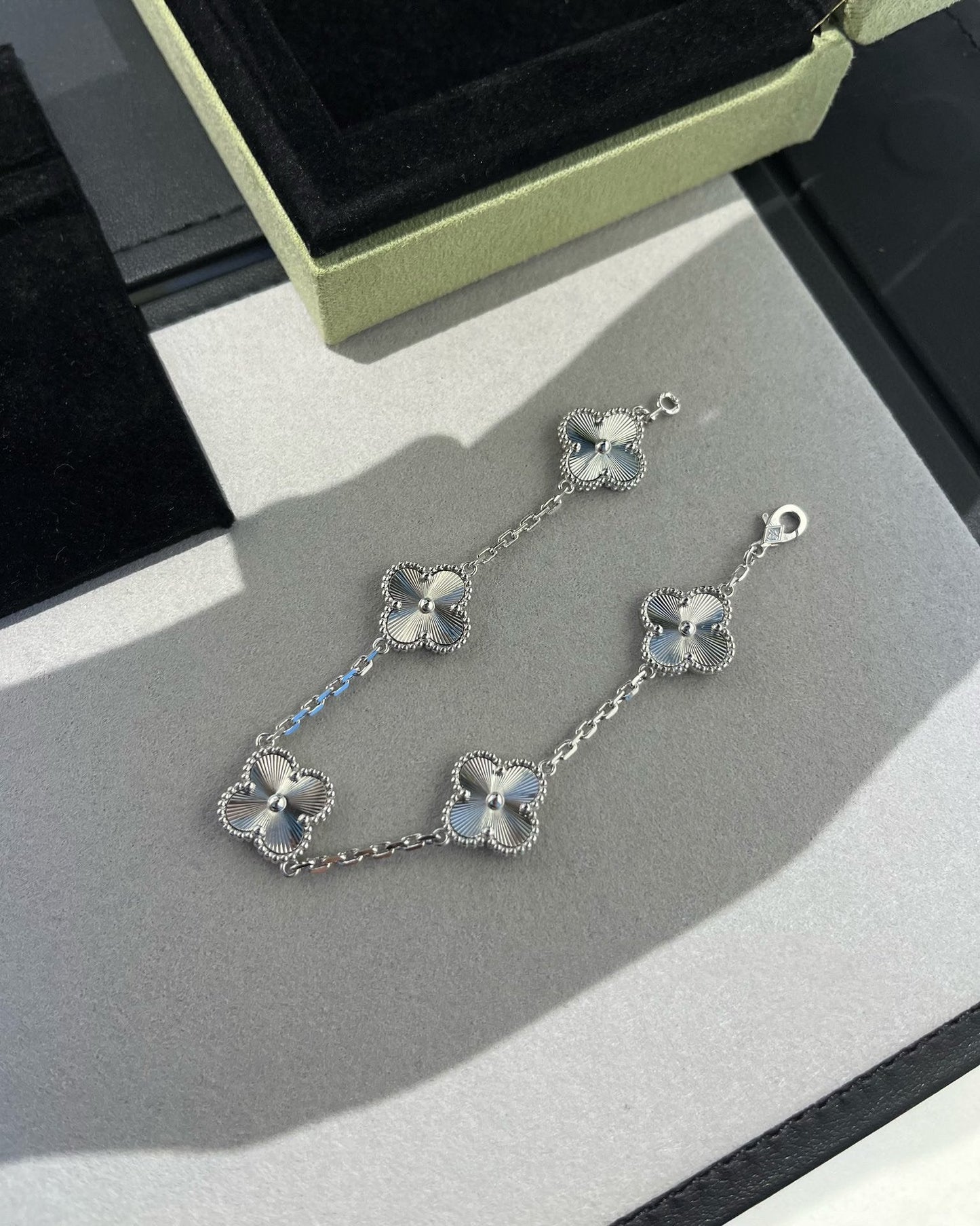 [ELAN LUXE]CLOVER SILVER 5 MOTIFS BRACELET